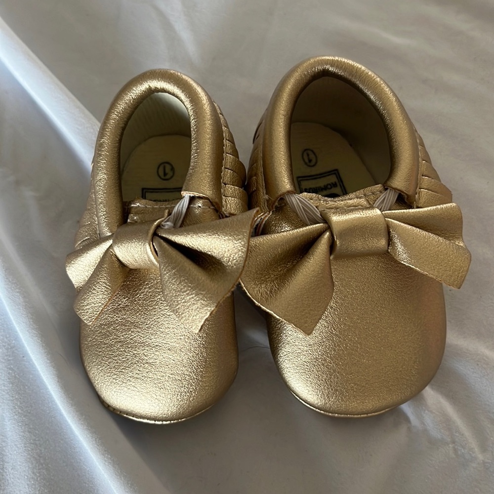 New Romirus gold moccasins baby size 1